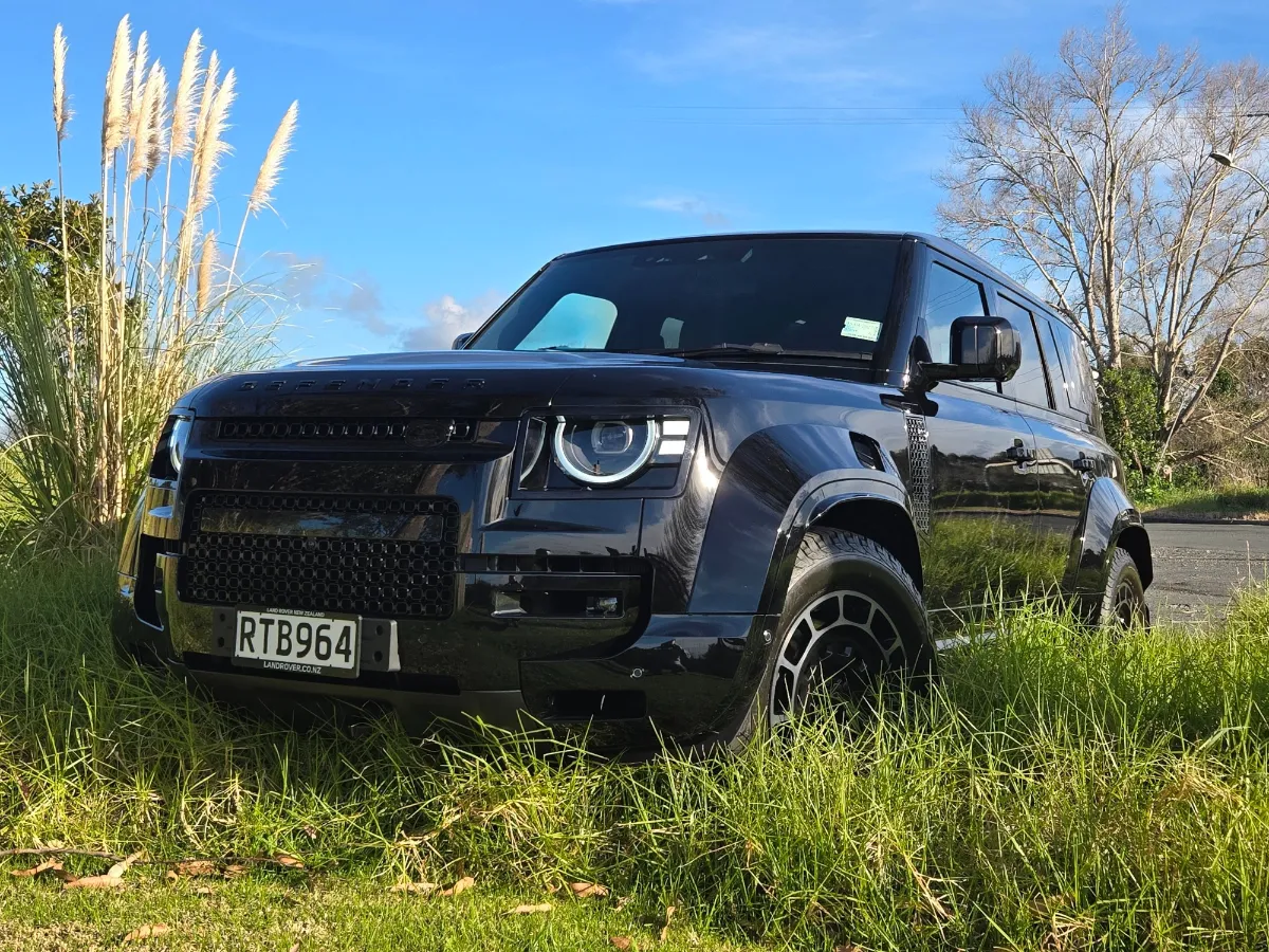 Land Rover Defender Octa Black review: might at night